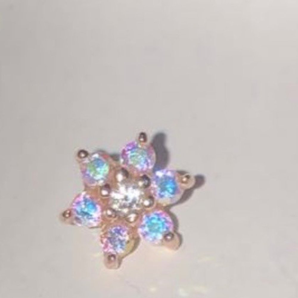 BVLA FLOWER #2 THREADED END IN GOLD WITH MERCURY MIST TOPAZ & WHITE CZ
